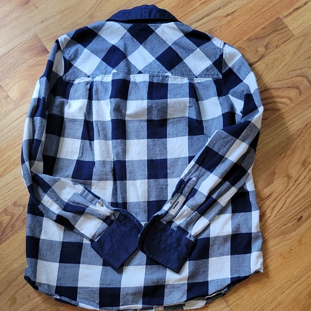 Draper James Button Down - Picture 5 of 5